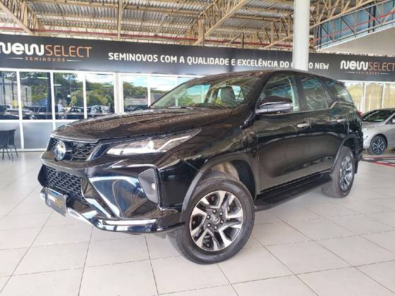 TOYOTA HILUX SW4 2.8 D-4D TURBO DIESEL SRX PLATINUM 4X4 AUTOMÁTICO
